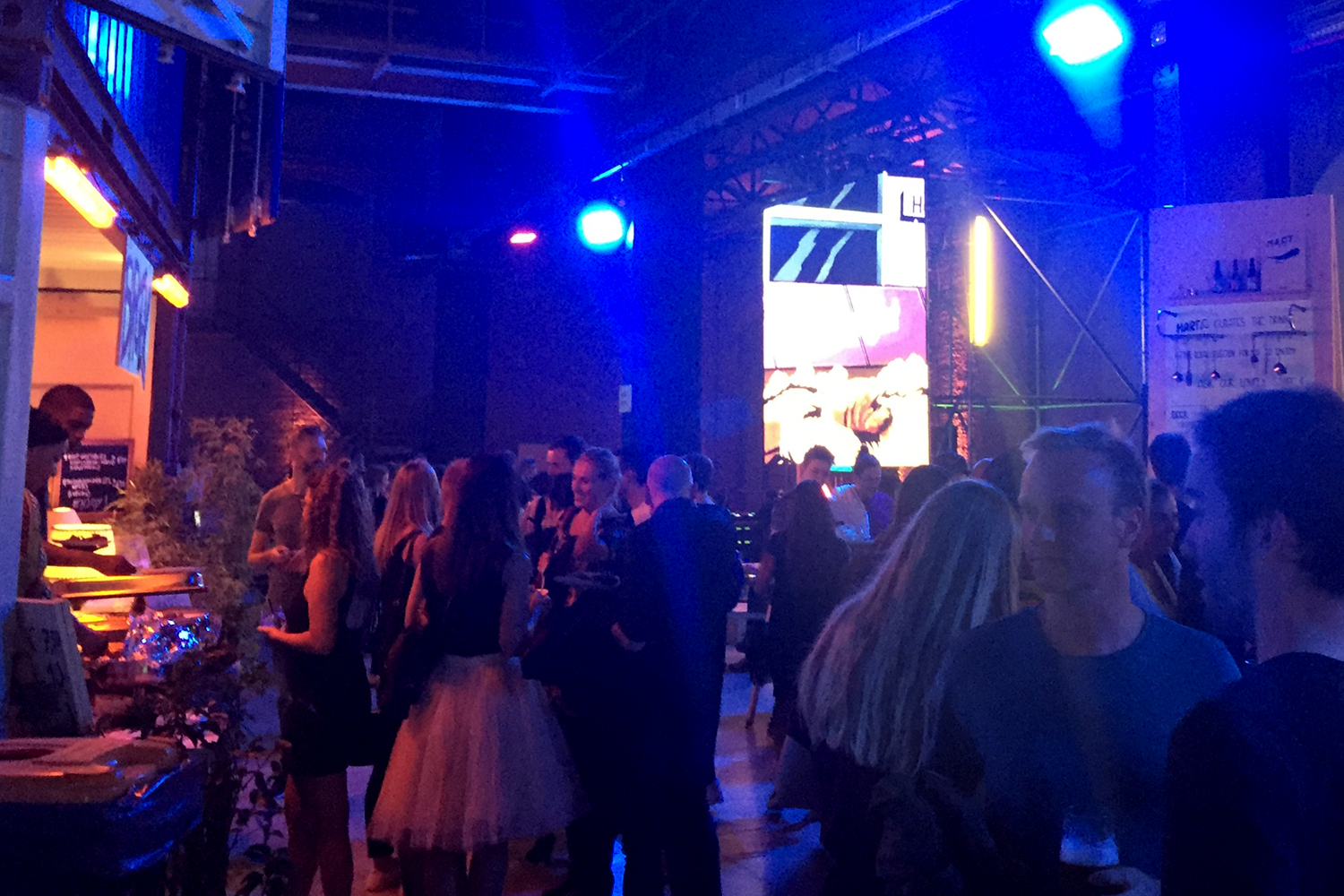 OFFF by Night